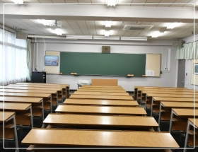 306教室
